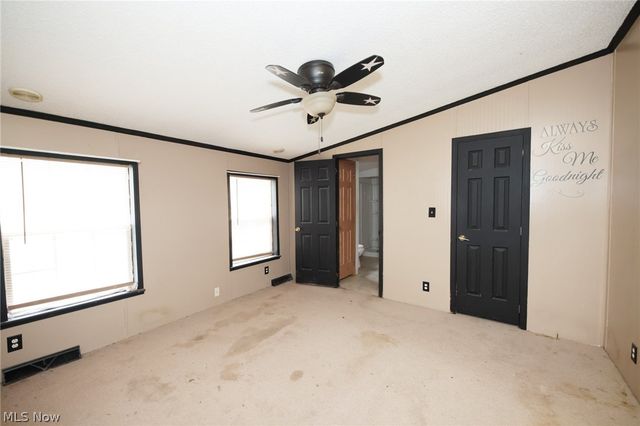 961 Glendale Road, New Cumberland, WV 26047