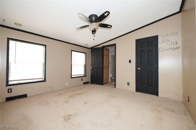 961 Glendale Road, New Cumberland, WV 26047
