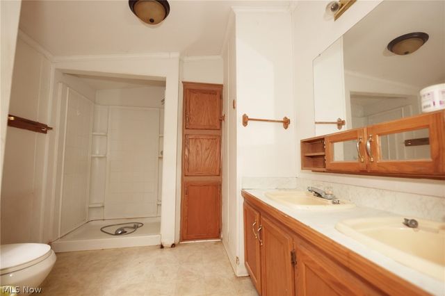 961 Glendale Road, New Cumberland, WV 26047