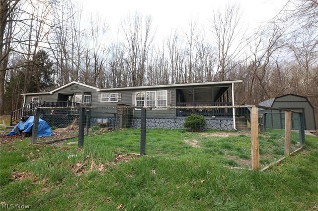 961 Glendale Road, New Cumberland, WV 26047