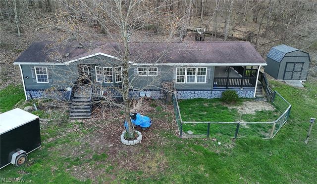 961 Glendale Road, New Cumberland, WV 26047