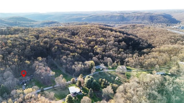 961 Glendale Road, New Cumberland, WV 26047