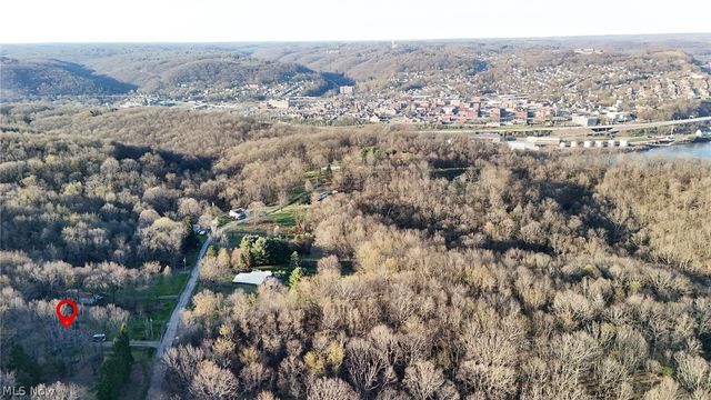 961 Glendale Road, New Cumberland, WV 26047