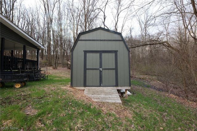 961 Glendale Road, New Cumberland, WV 26047