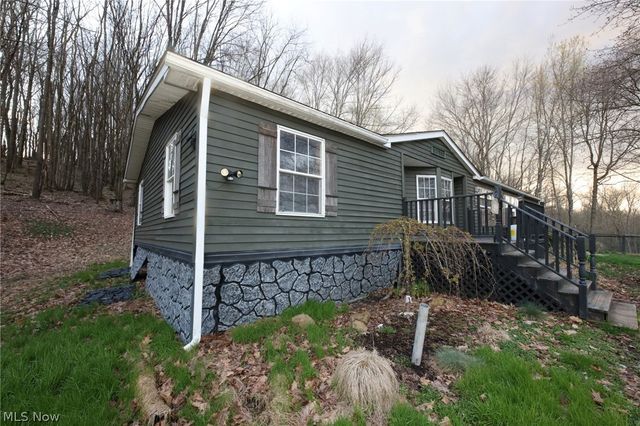 961 Glendale Road, New Cumberland, WV 26047