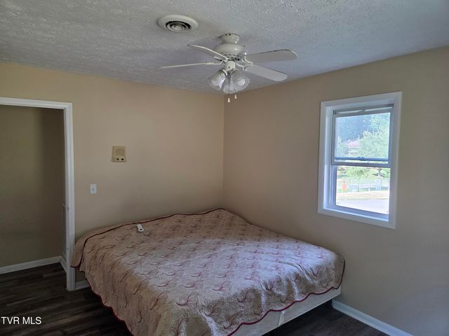 183 Claremont Circle, Bristol, VA 24201