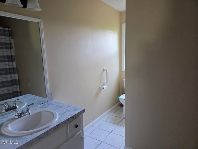 183 Claremont Circle, Bristol, VA 24201