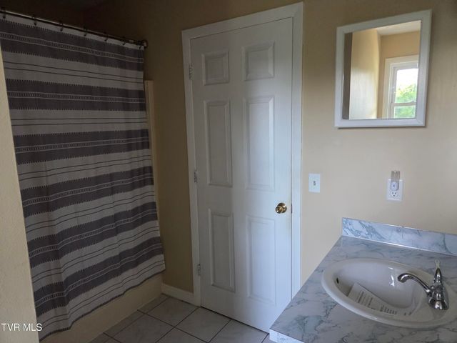 183 Claremont Circle, Bristol, VA 24201