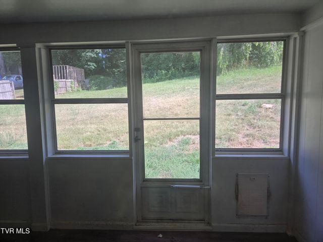 183 Claremont Circle, Bristol, VA 24201