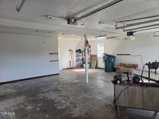 183 Claremont Circle, Bristol, VA 24201