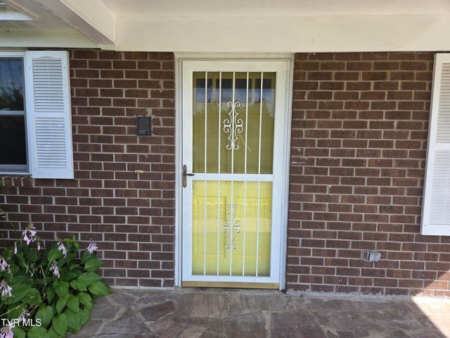 183 Claremont Circle, Bristol, VA 24201