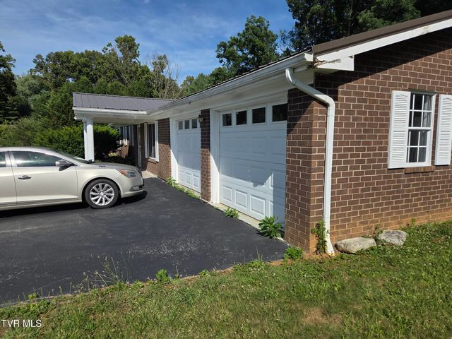183 Claremont Circle, Bristol, VA 24201
