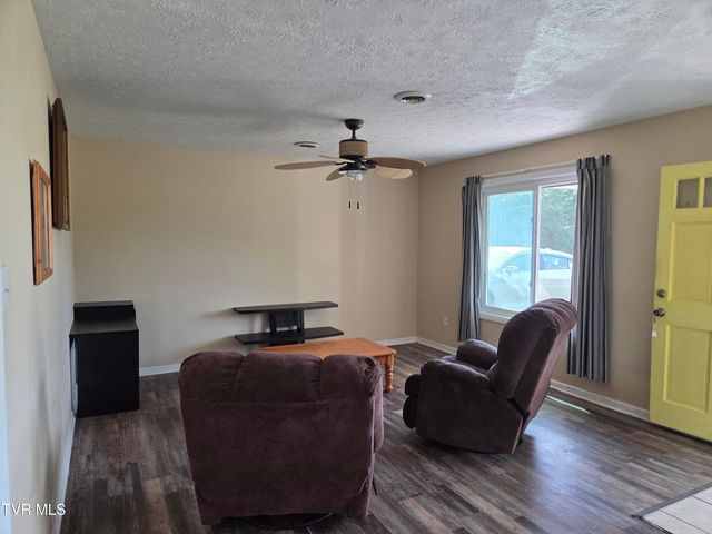 183 Claremont Circle, Bristol, VA 24201