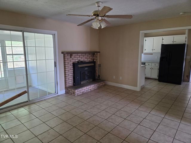 183 Claremont Circle, Bristol, VA 24201