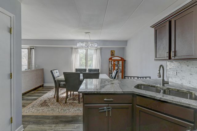 6810 W Winding Trail 202, Oak Forest, IL 60452