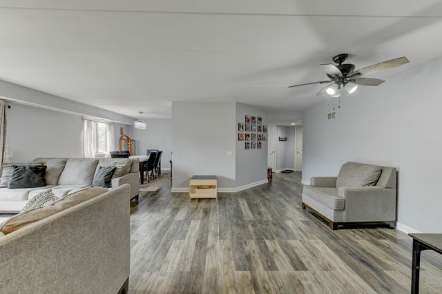 6810 W Winding Trail 202, Oak Forest, IL 60452