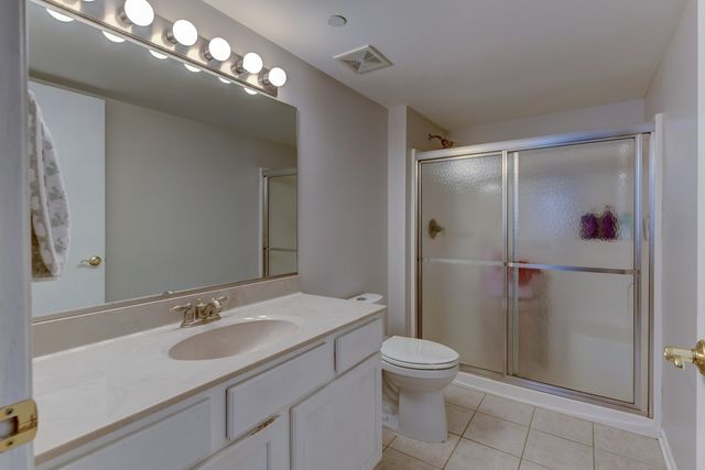 6810 W Winding Trail 202, Oak Forest, IL 60452