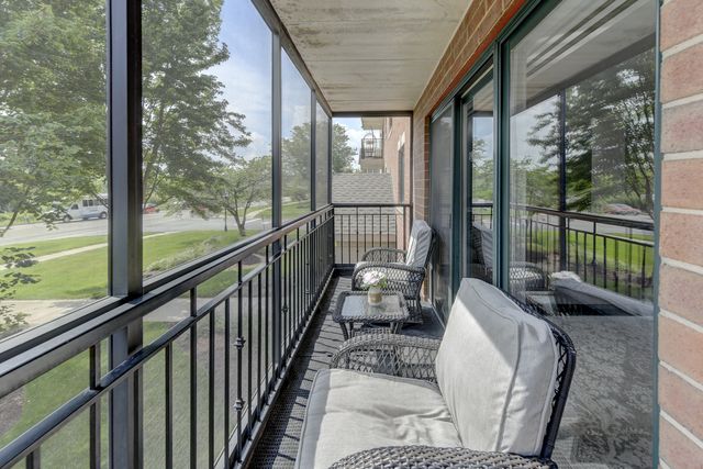 6810 W Winding Trail 202, Oak Forest, IL 60452