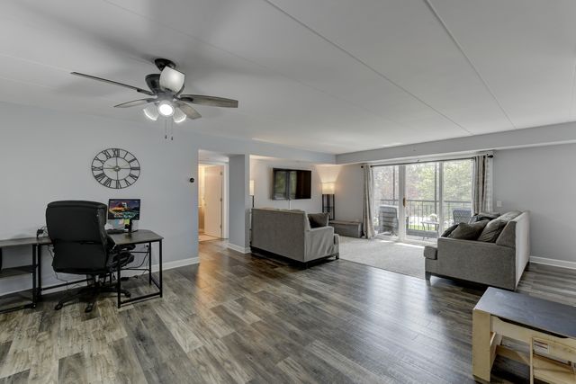 6810 W Winding Trail 202, Oak Forest, IL 60452