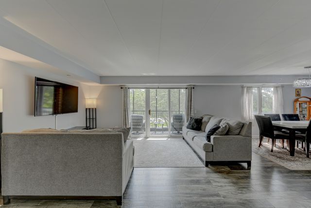 6810 W Winding Trail 202, Oak Forest, IL 60452