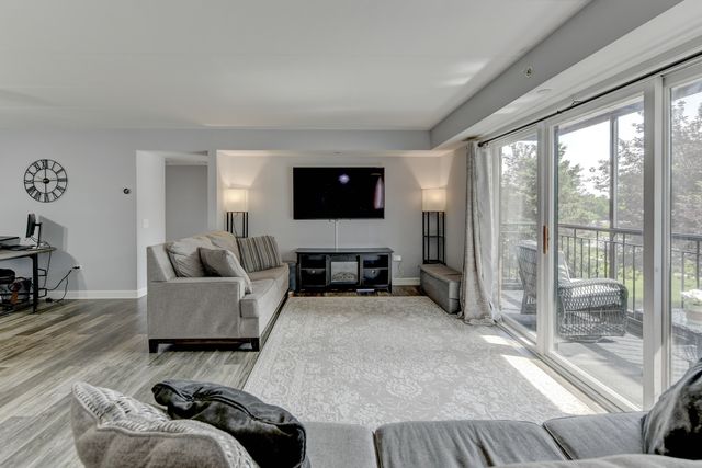 6810 W Winding Trail 202, Oak Forest, IL 60452