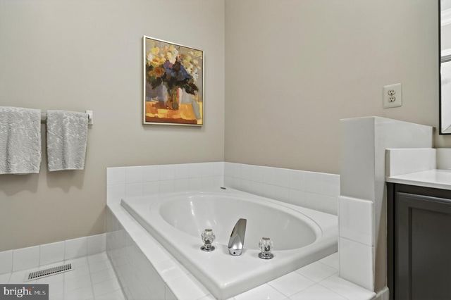 304 GREENBRIAR DR, West Chester, PA 19382