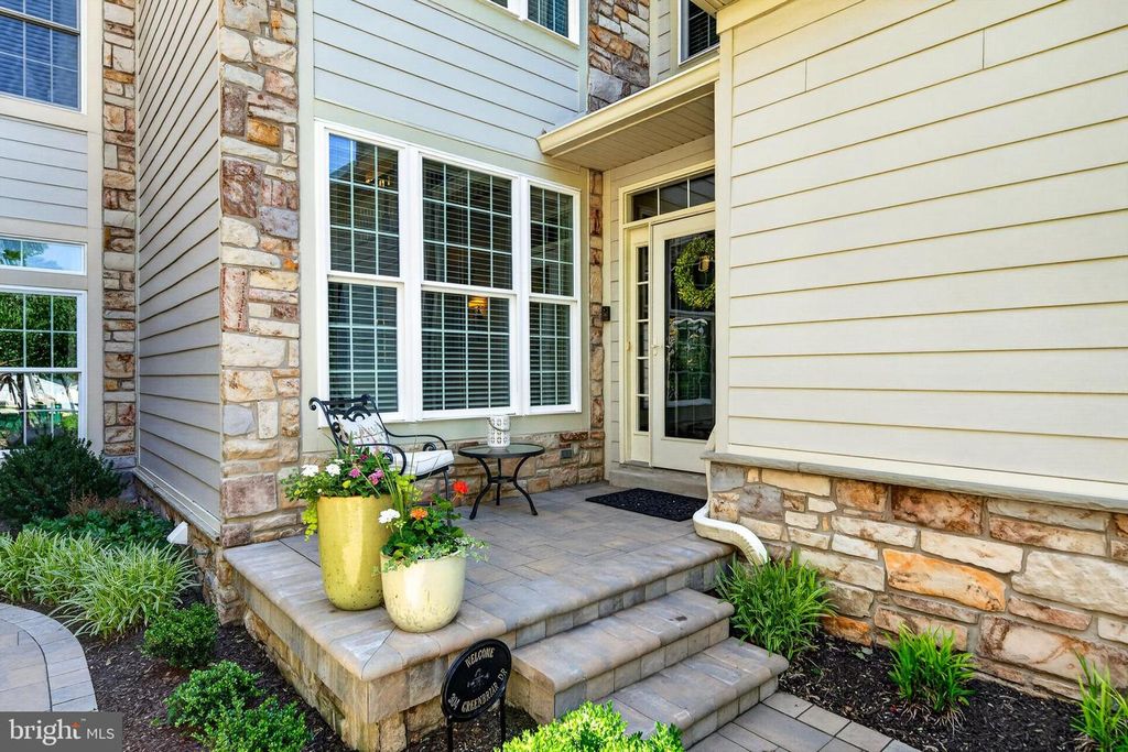 304 GREENBRIAR DR, West Chester, PA 19382