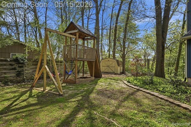 784 Maury Place, Howell, MI 48843
