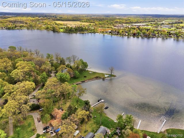 784 Maury Place, Howell, MI 48843