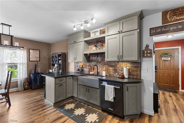 614 Hickory Street, Martins Ferry, OH 43935