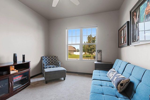 512 PEBBLESTONE CIRCLE, Hobart, WI 54155