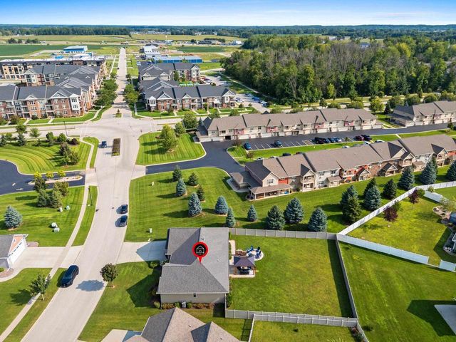 512 PEBBLESTONE CIRCLE, Hobart, WI 54155