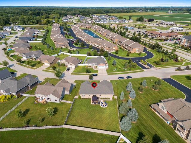 512 PEBBLESTONE CIRCLE, Hobart, WI 54155