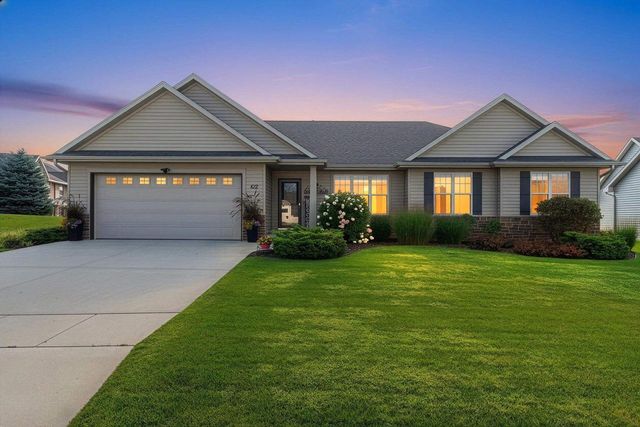 512 PEBBLESTONE CIRCLE, Hobart, WI 54155