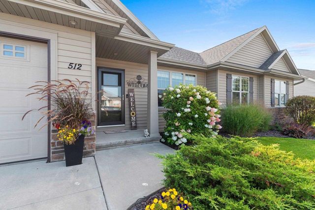 512 PEBBLESTONE CIRCLE, Hobart, WI 54155