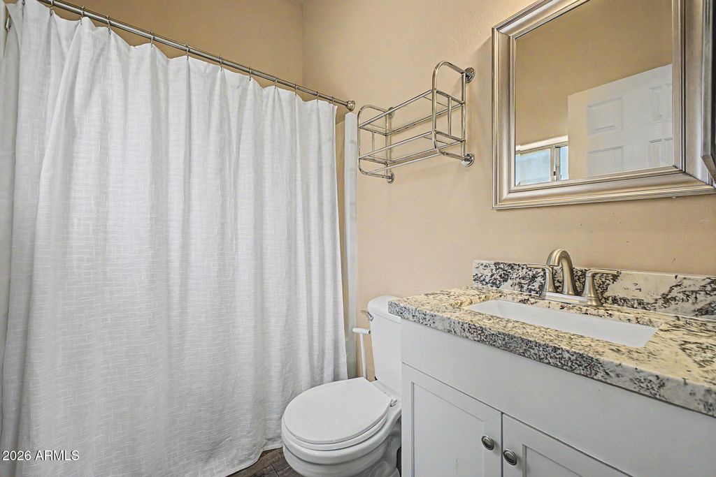 Image 15 of property listing at 2016 S HAMMOND Drive 103, Tempe, AZ 85282