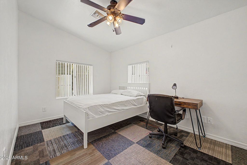 Image 16 of property listing at 2016 S HAMMOND Drive 103, Tempe, AZ 85282