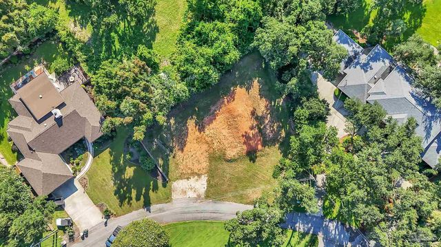 1055 Harbourview Cir, Pensacola, FL 32507