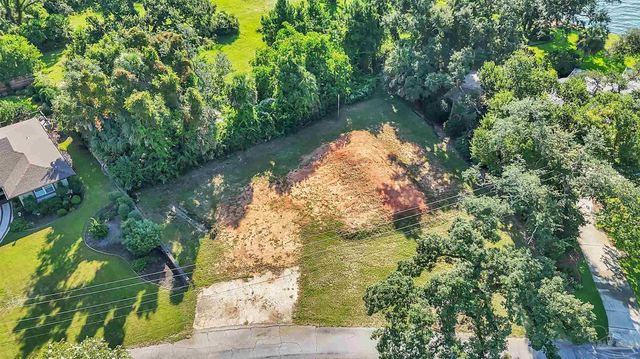 1055 Harbourview Cir, Pensacola, FL 32507