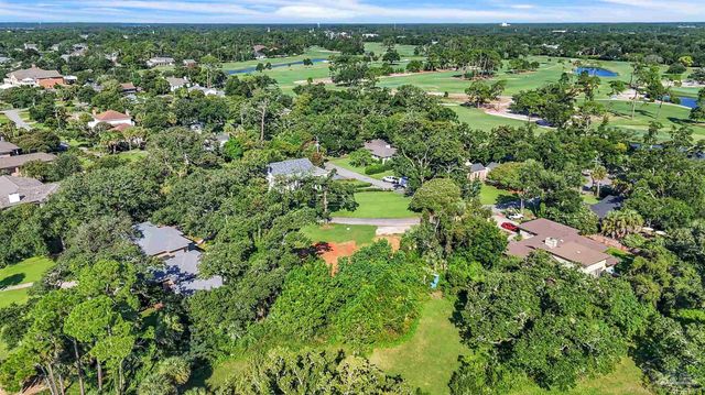 1055 Harbourview Cir, Pensacola, FL 32507