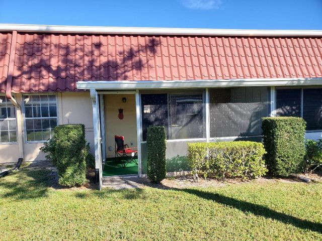 155 Amherst Lane, Lake Worth, FL 33467
