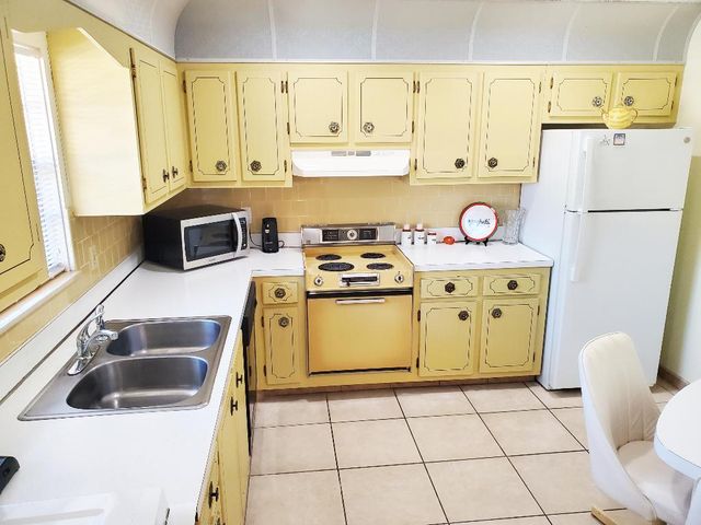 155 Amherst Lane, Lake Worth, FL 33467