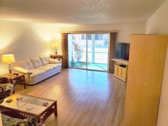 155 Amherst Lane, Lake Worth, FL 33467