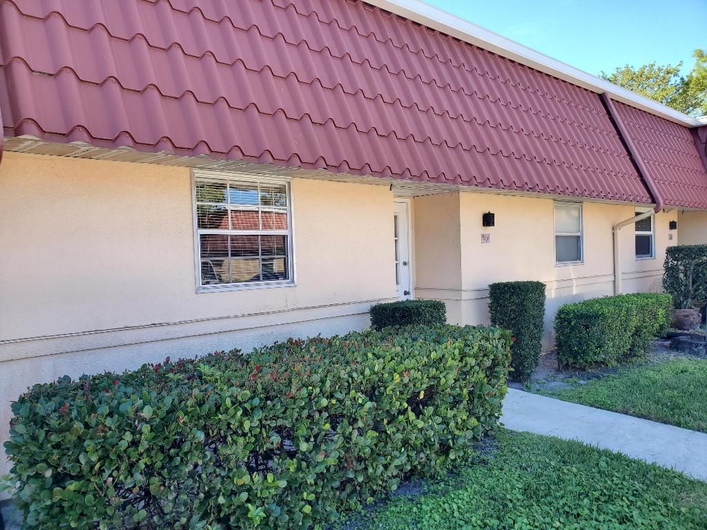 155 Amherst Lane, Lake Worth, FL 33467