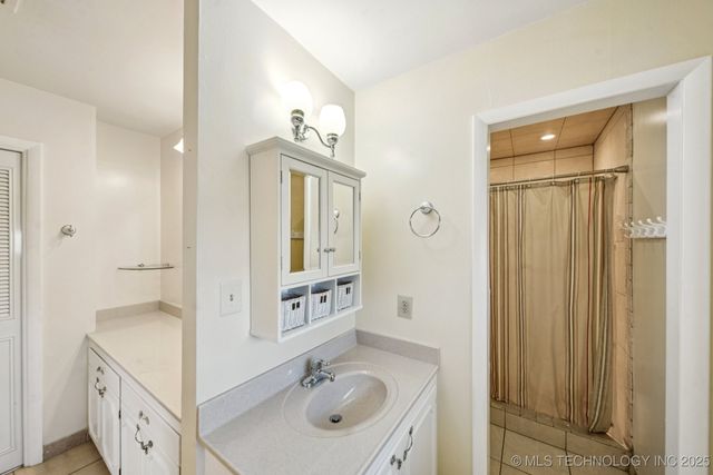 1221 S 105th East Avenue, Tulsa, OK 74128