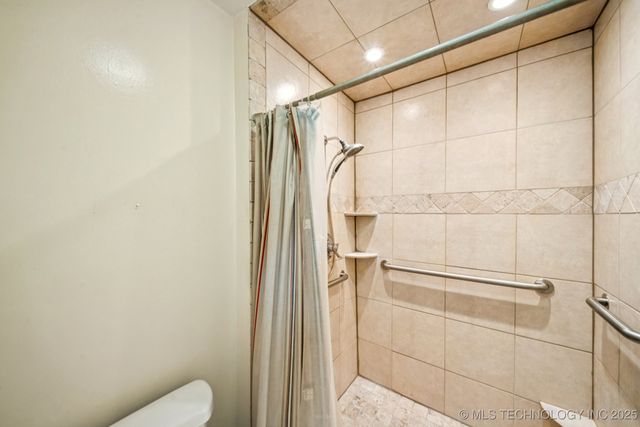 1221 S 105th East Avenue, Tulsa, OK 74128