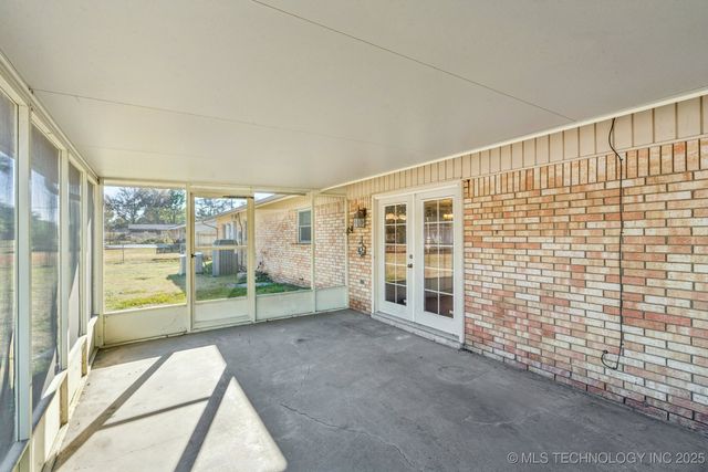 1221 S 105th East Avenue, Tulsa, OK 74128