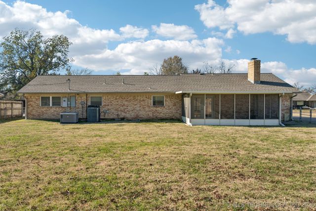 1221 S 105th East Avenue, Tulsa, OK 74128