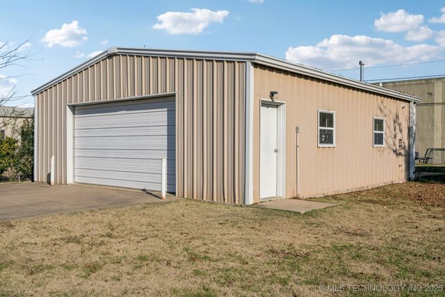 1221 S 105th East Avenue, Tulsa, OK 74128