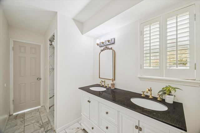 660 Louisiana Park, Conroe, TX 77302